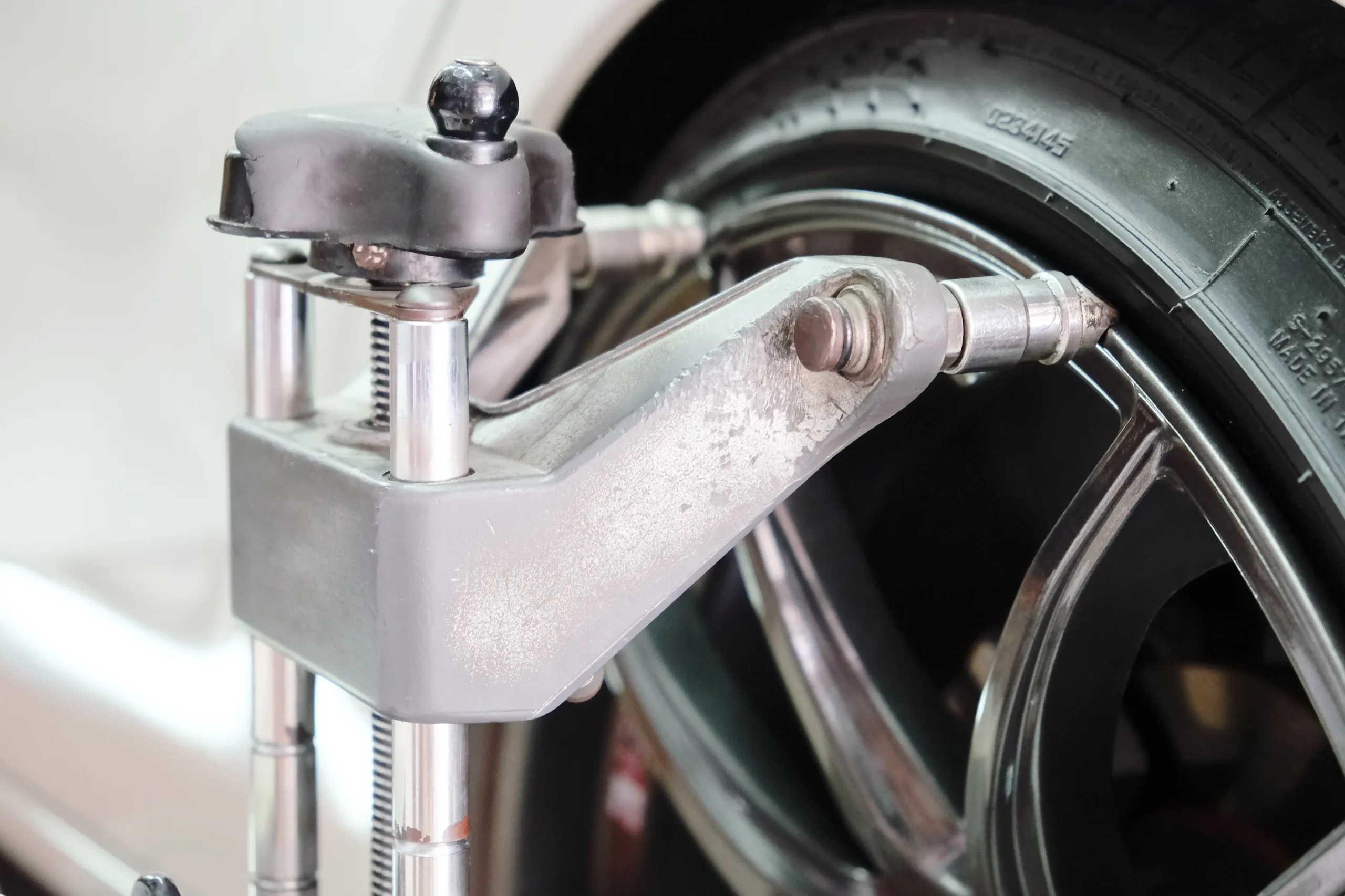 auto-wheel-alignment-in-auto-service-wheel-alignme-2025-03-10-15-25-48-utc