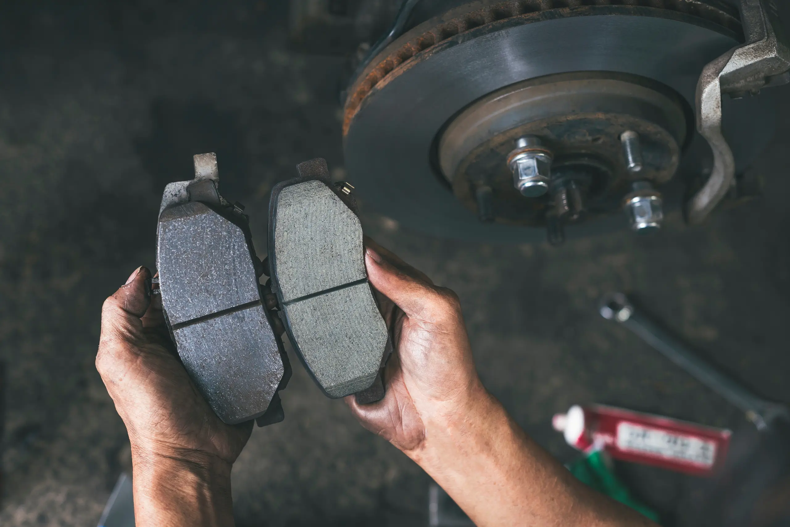 automotive-brake-pads-replacement