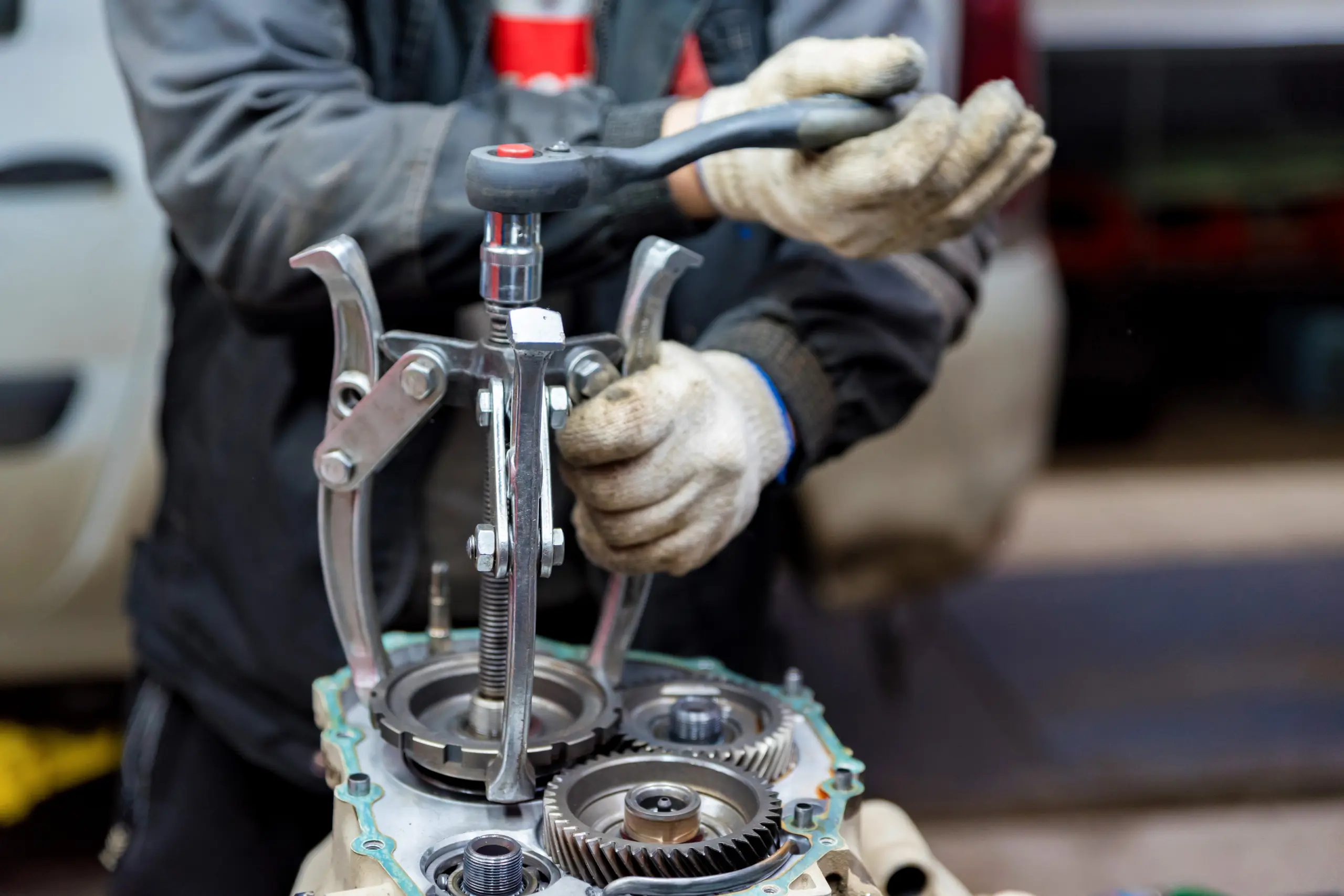 opening-of-car-automatic-transmission-by-mechanic